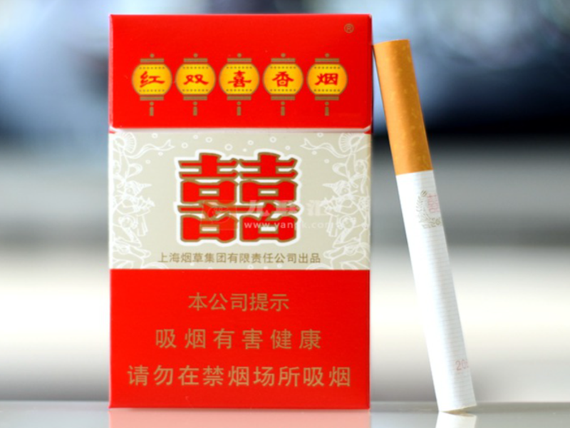 东兴口岸烟草仓储分拣区流水线实况